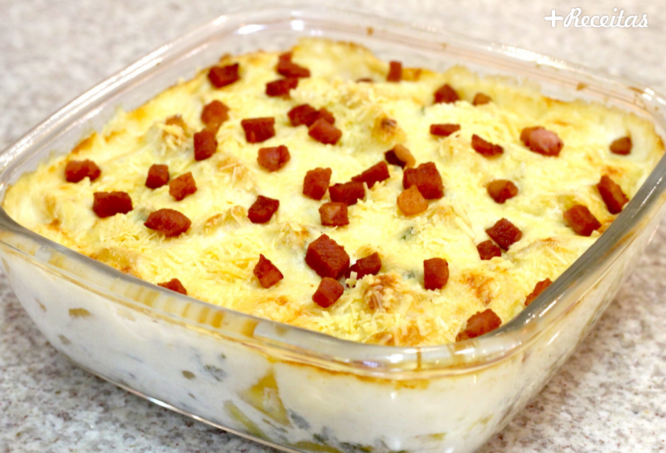 Batata gratinada com bacon e calabresa