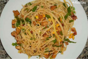 Macarrão alho e óleo, com bacon