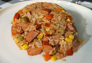 Arroz temperado de mãe rápido e saboroso
